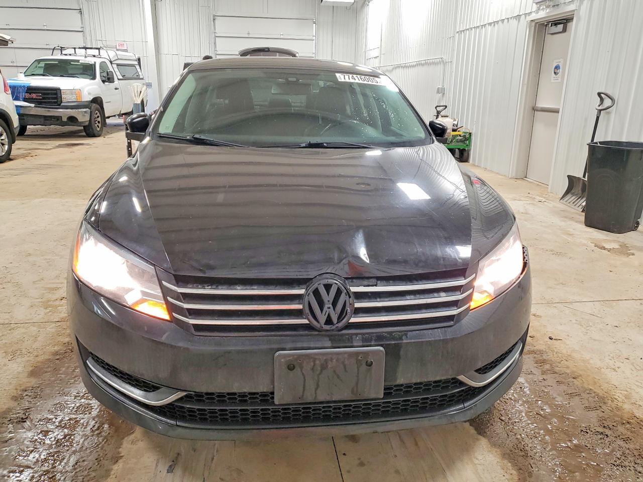 2014 Volkswagen Passat - Image 5