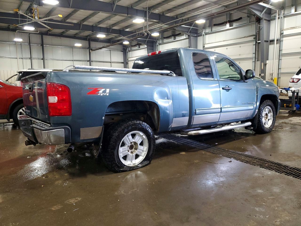 2009 Chevrolet Silverado K1500 Lt - Image 3