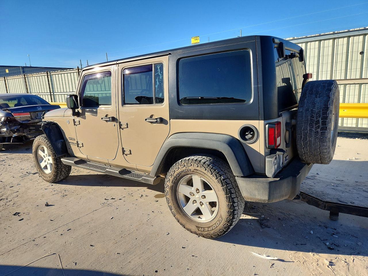 2016 Jeep Wrangler Unlimited Sport - Фото 2