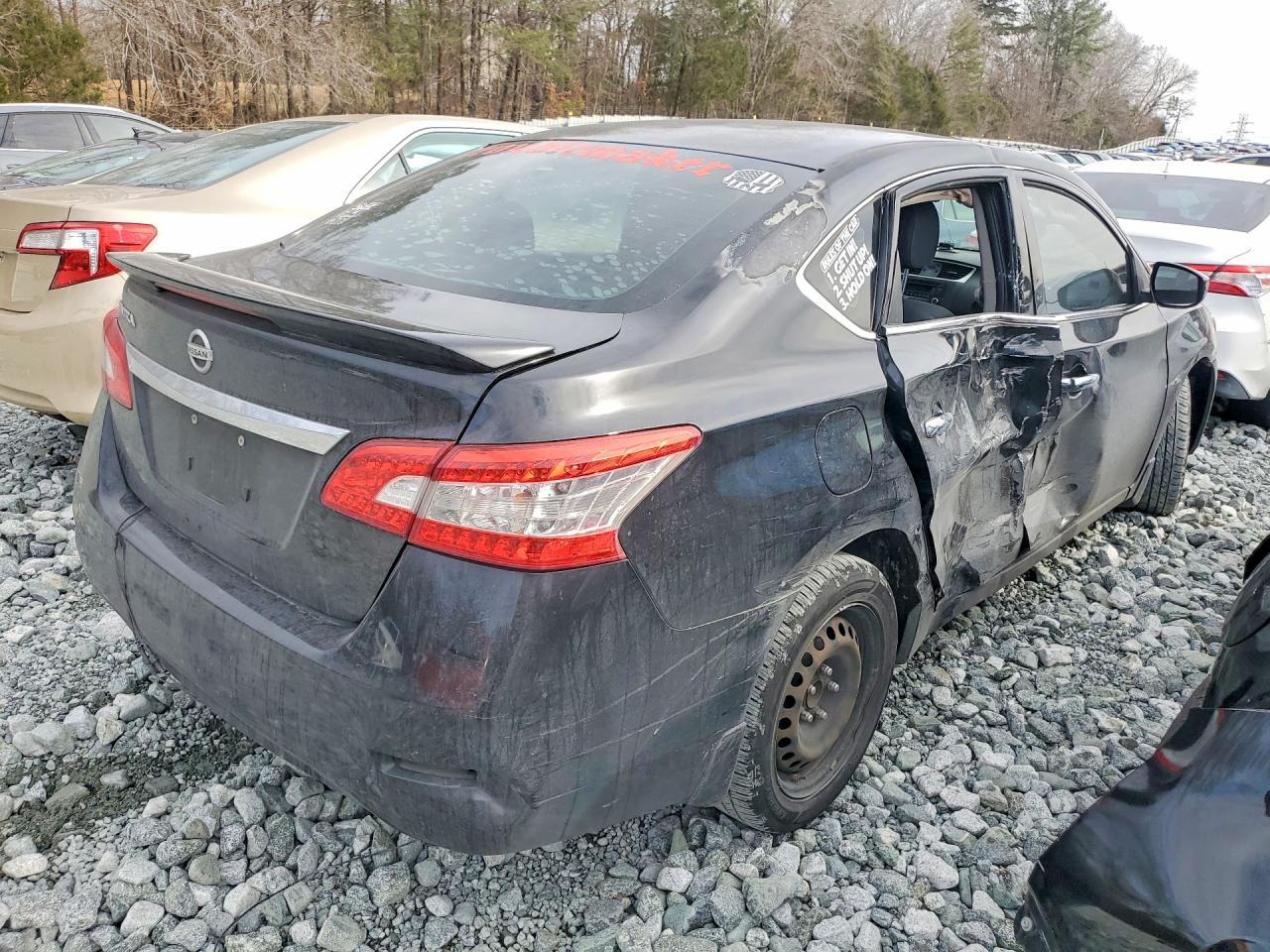 2015 Nissan Sentra S - Фото 3