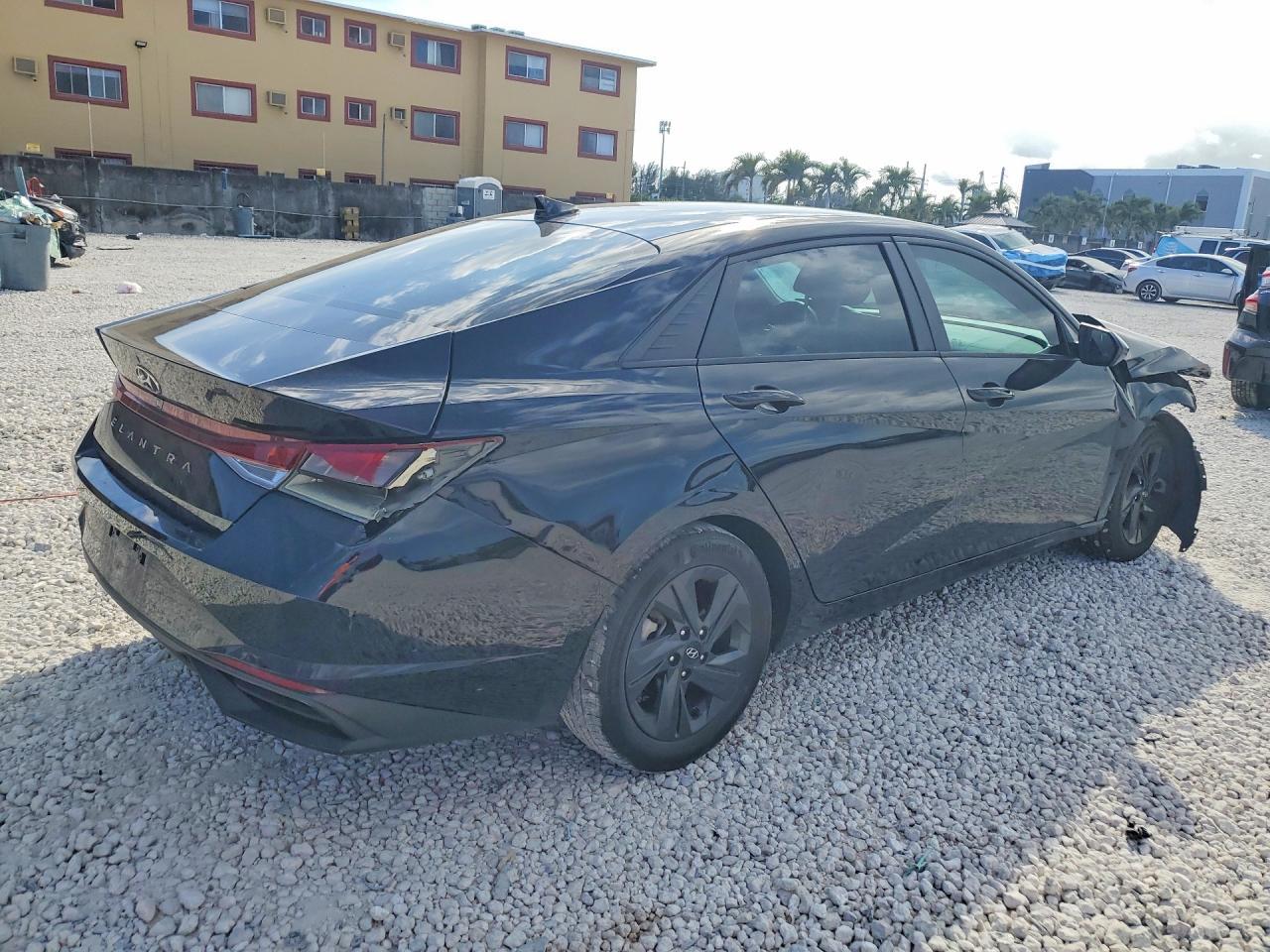 2023 Hyundai Elantra Sel - Фото 3