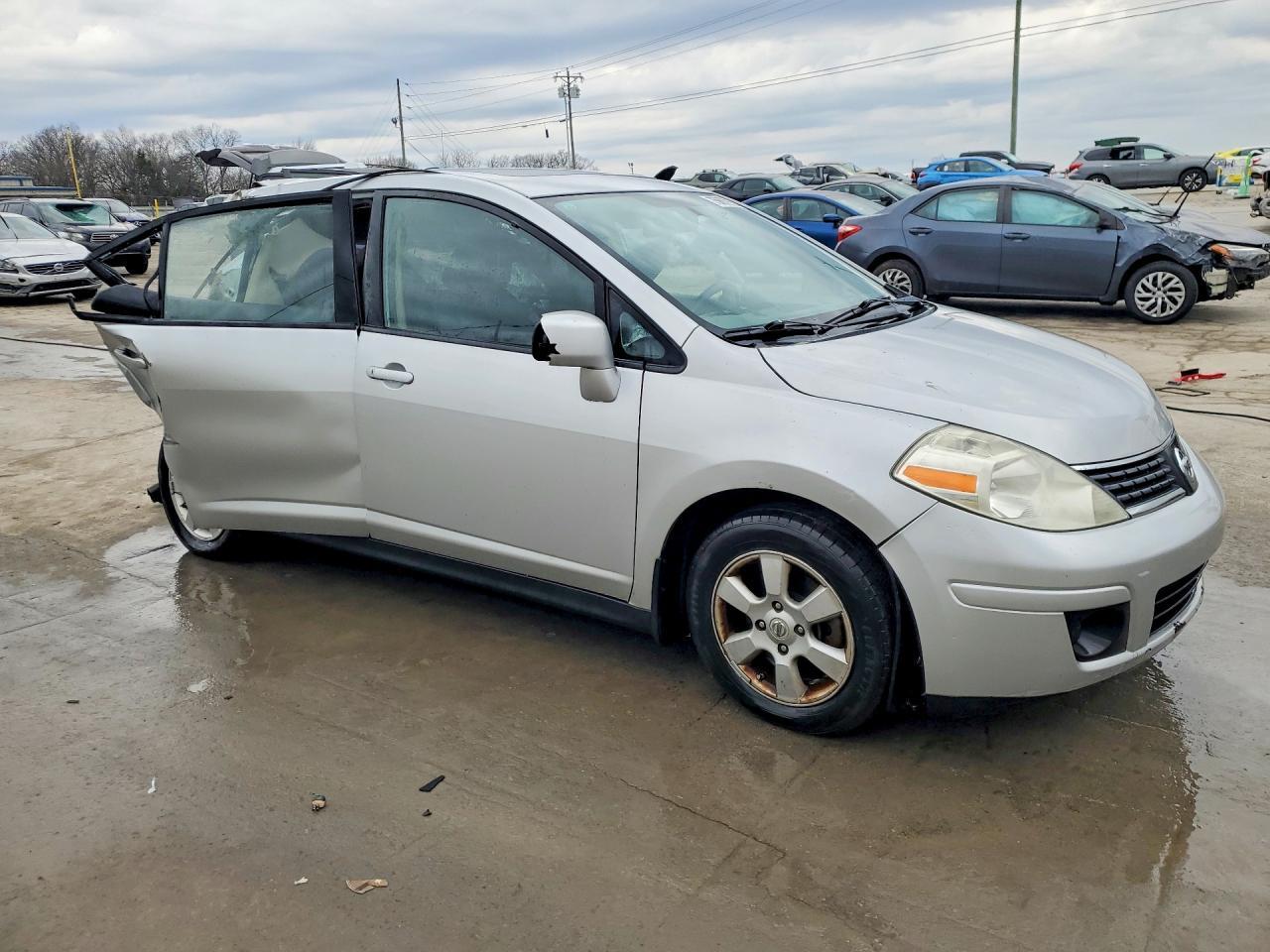 2009 Nissan Versa 1.8 S - Image 4
