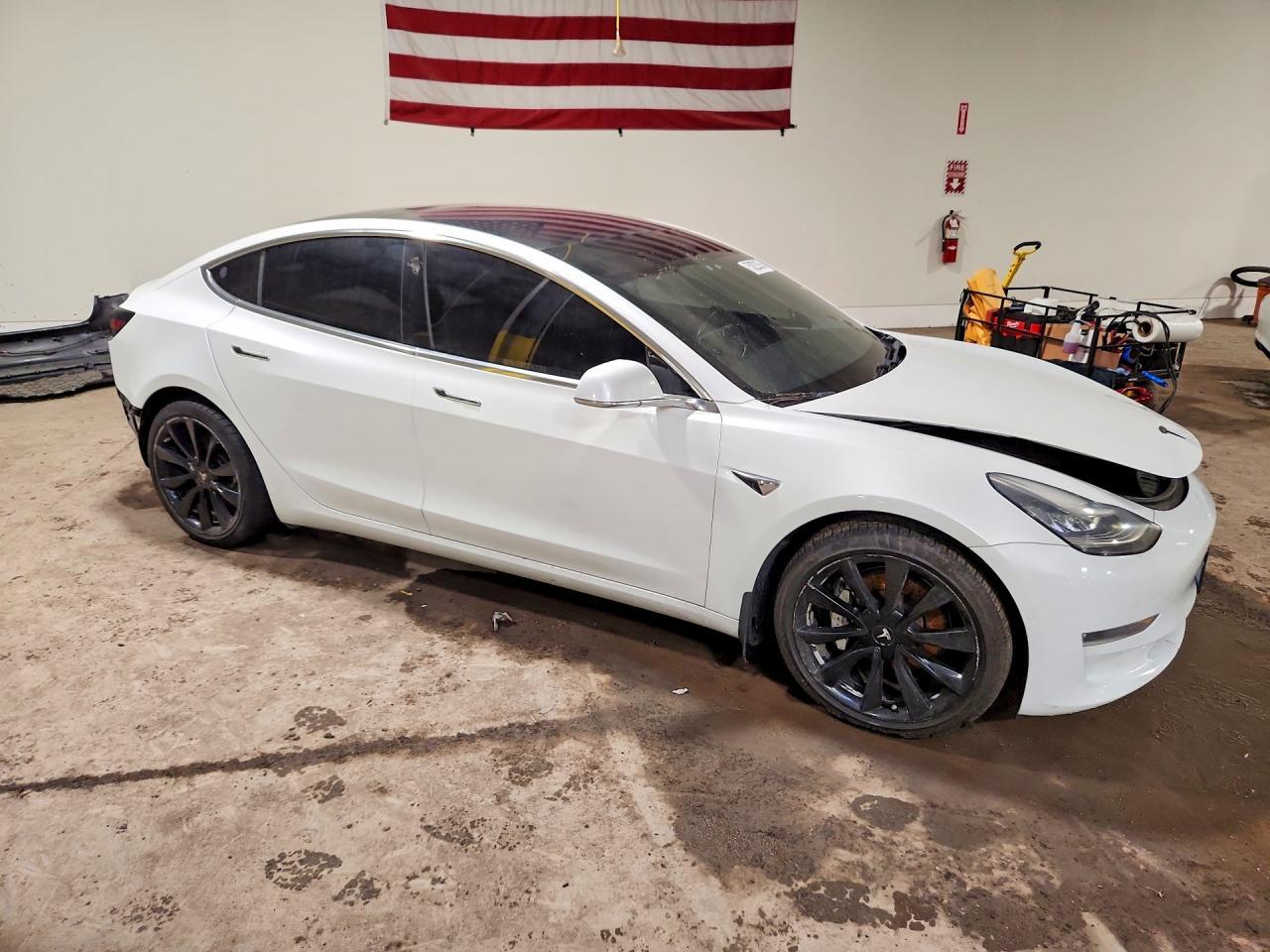 2018 Tesla Model 3 - Фото 4