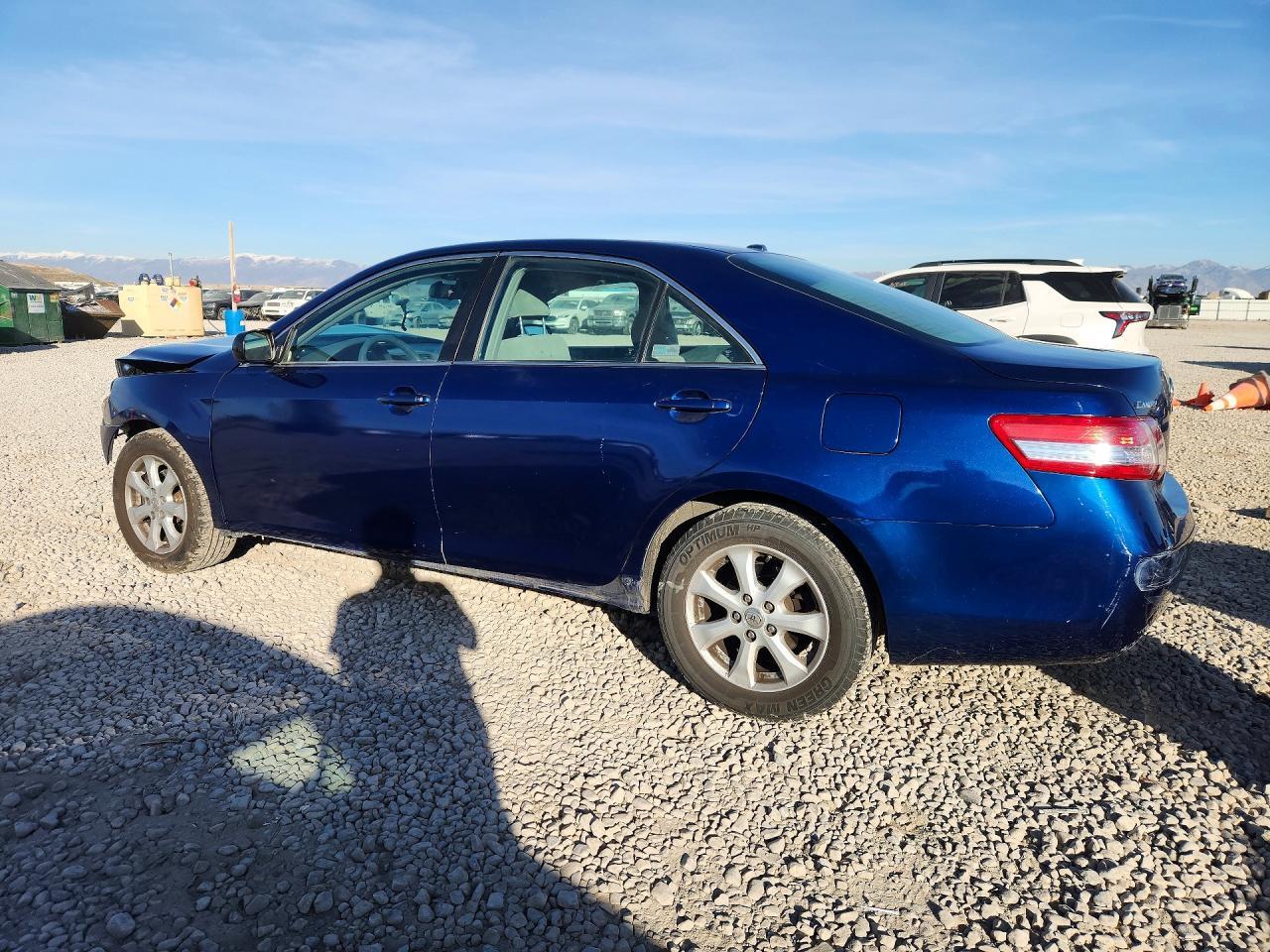 2010 Toyota Camry Le - Image 2