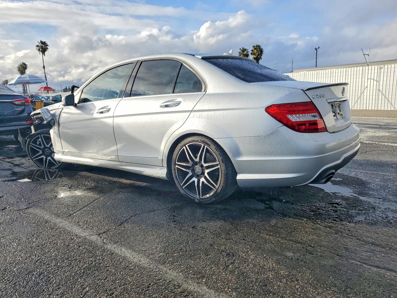 2014 Mercedes-Benz C 250 - Фото 2