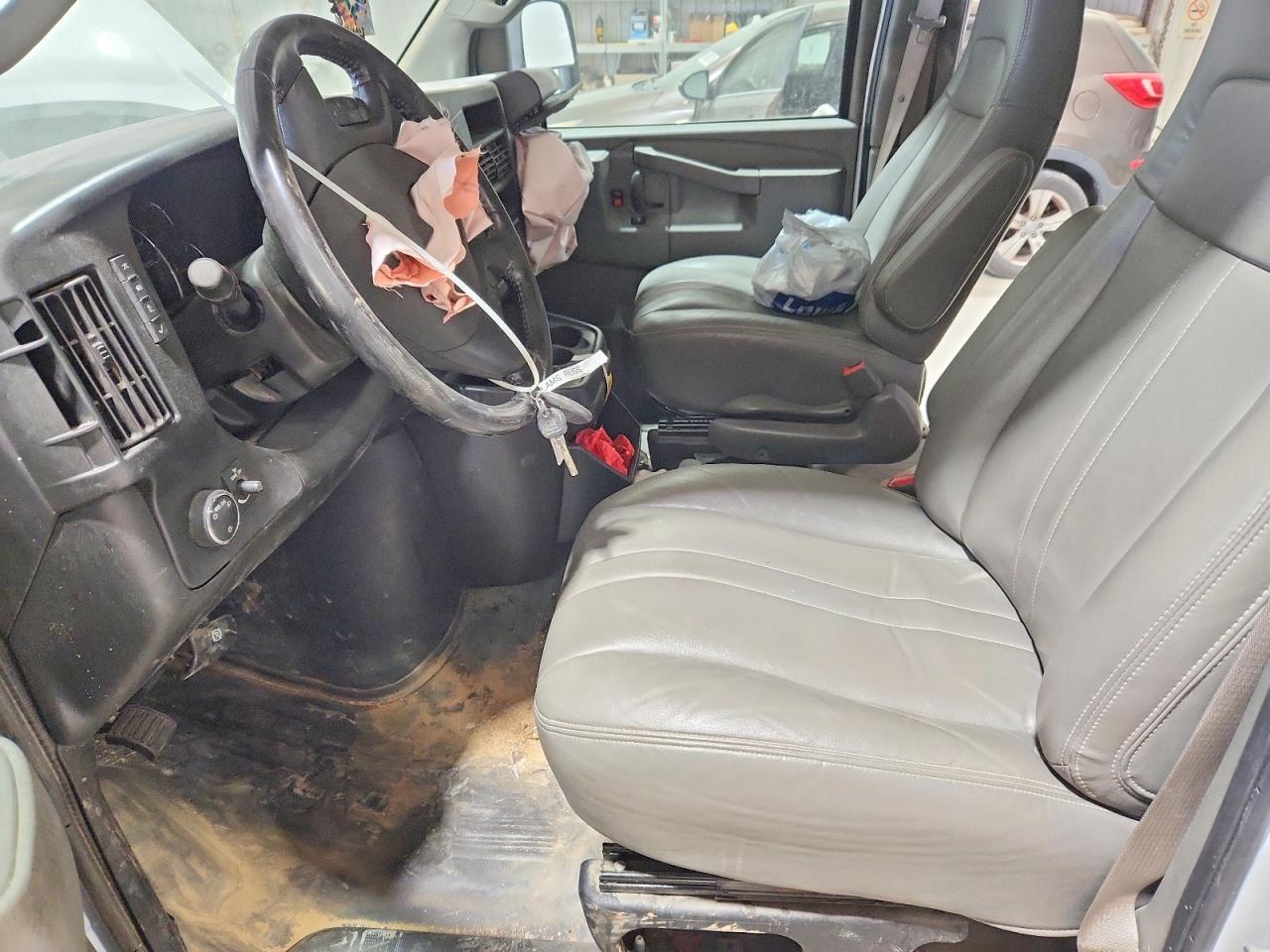 2023 Chevrolet Express 2500 Cargo Delivery Van - Фото 7
