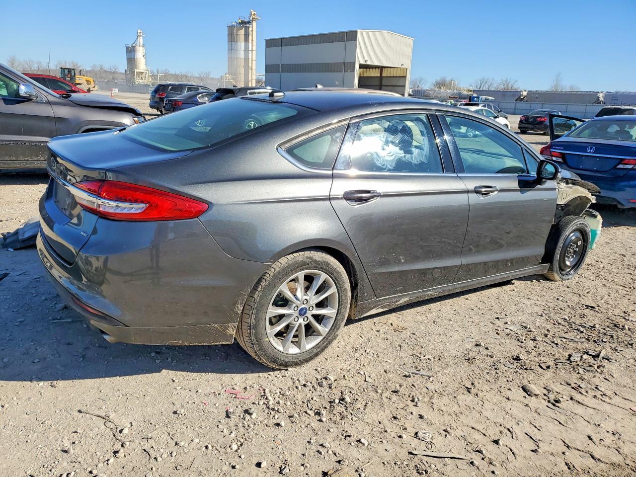 2017 Ford Fusion Se - Фото 3