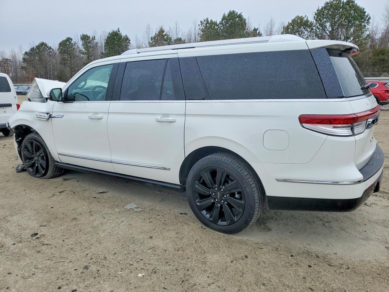 2022 Lincoln Navigator L Reserve - Image 2