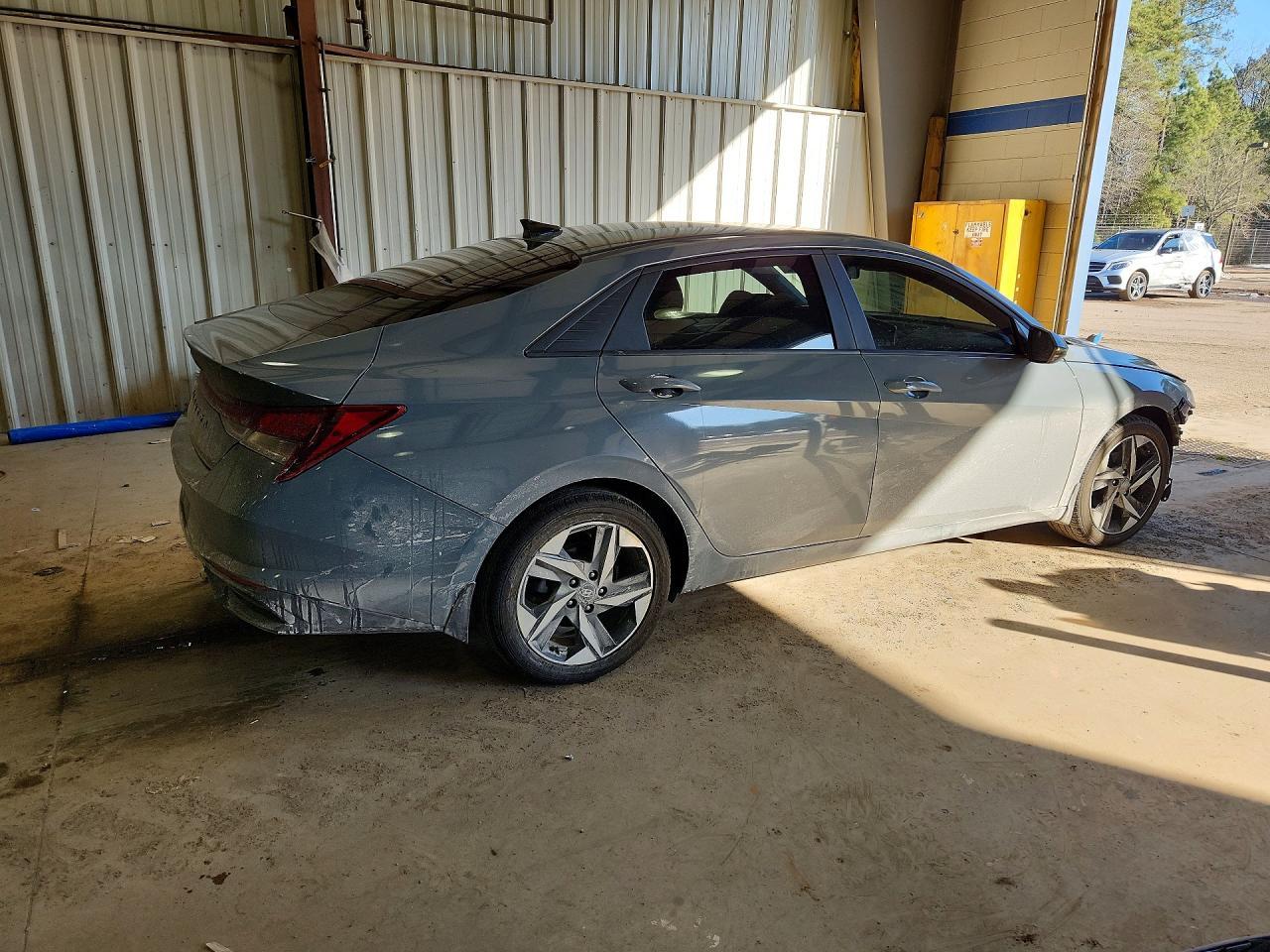 2023 Hyundai Elantra Sel - Фото 3