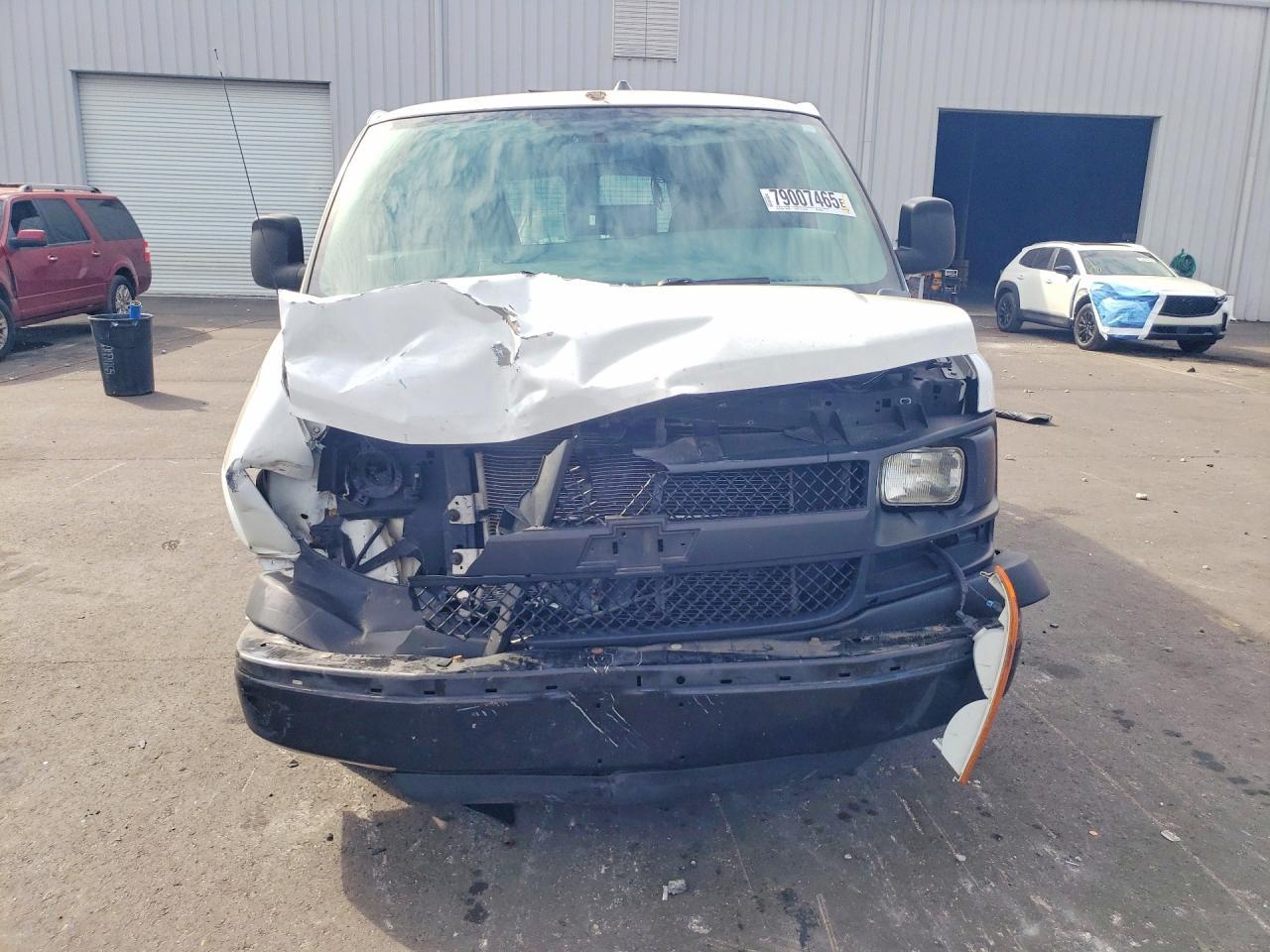 2013 Chev Express Cargo 2500 1 - Фото 5