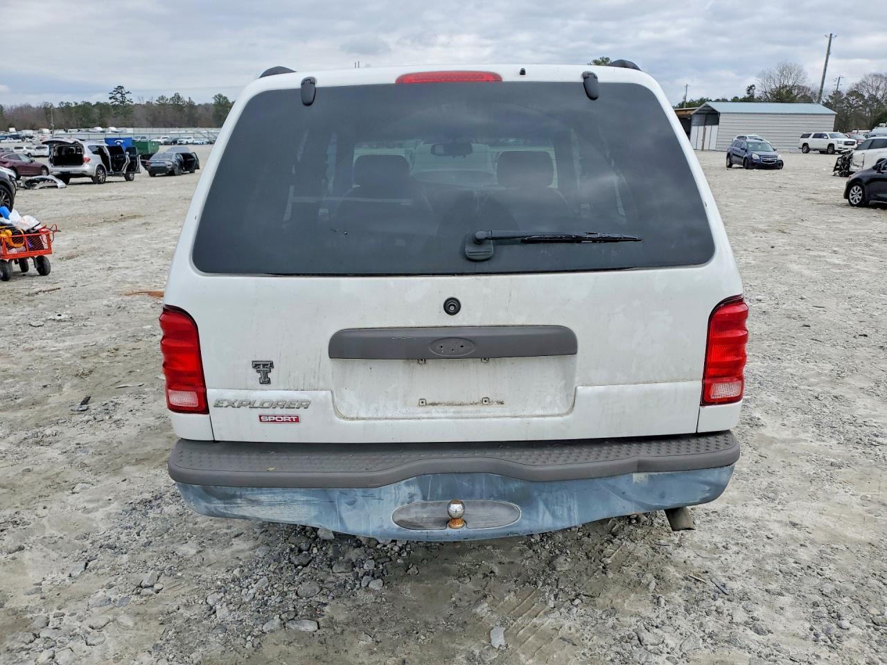 2002 Ford Explorer Sport - Image 6