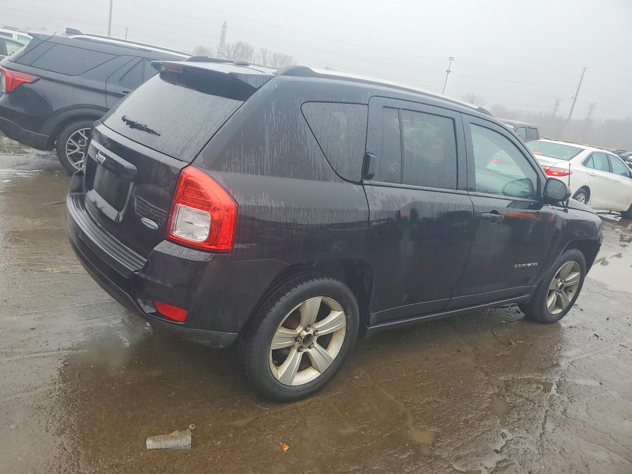 2013 Jeep Compass Latitude - Image 3