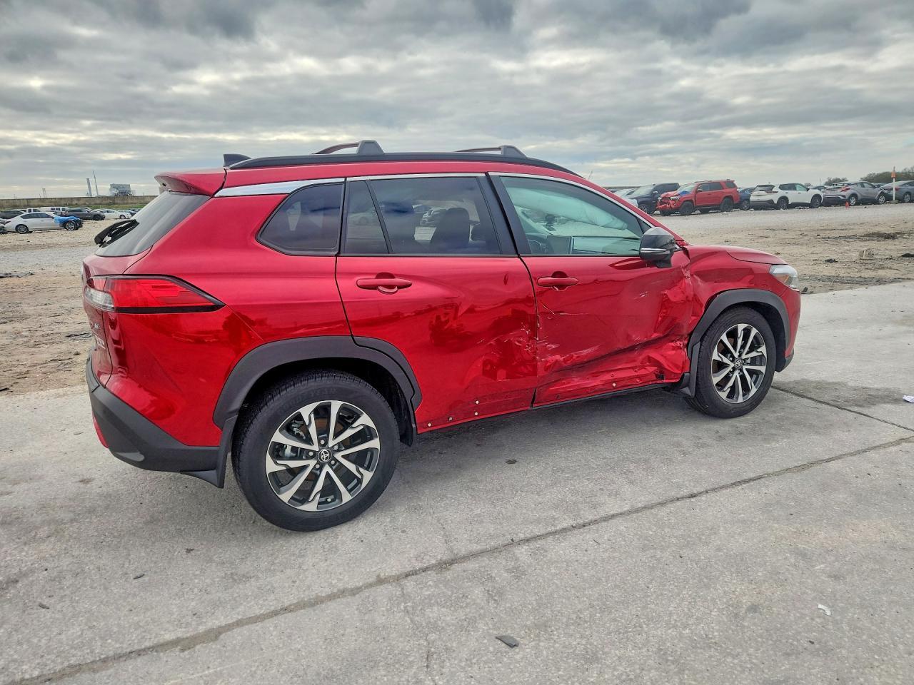2025 Toyota Corolla Cross Xle - Image 3