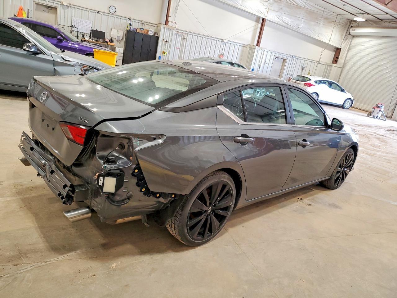 2020 Nissan Altima 2.5 Sr - Фото 3
