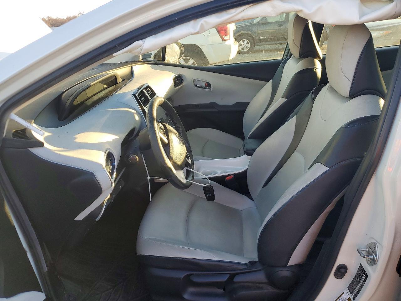 2016 Toyota Prius - Image 7