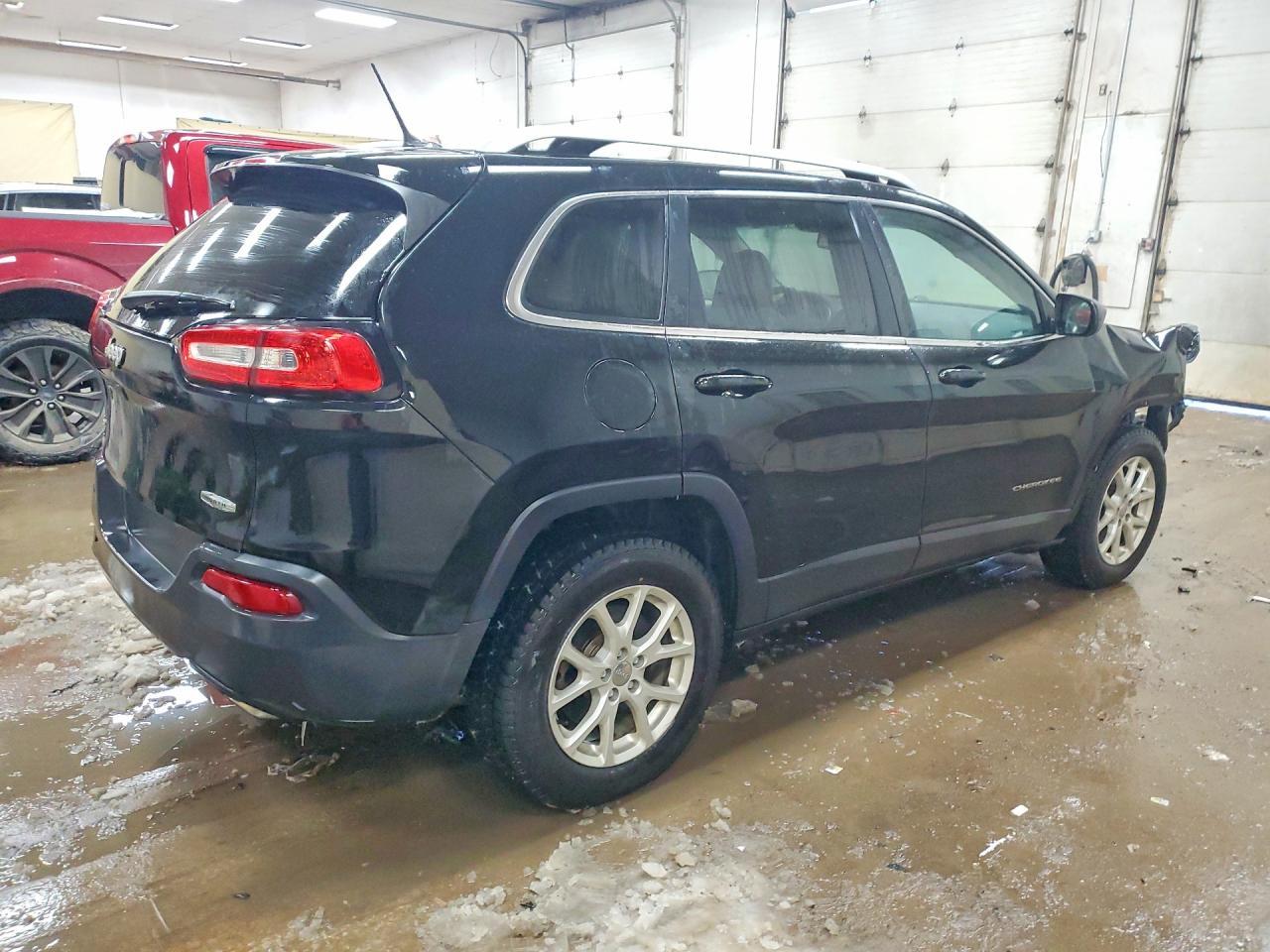 2017 Jeep Cherokee Latitude - Image 3