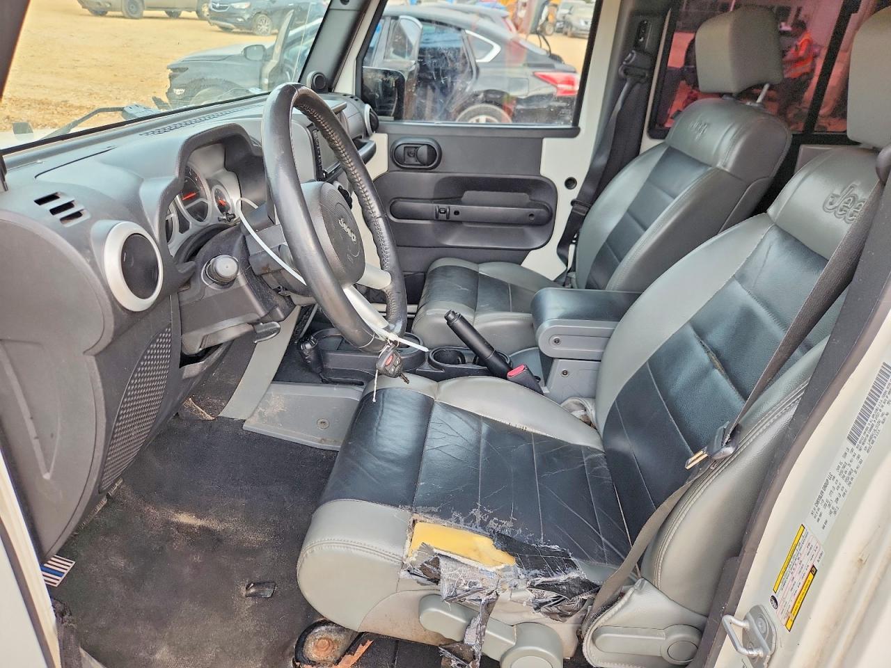 2010 Jeep Wrangler Unlimited Sahara - Фото 7