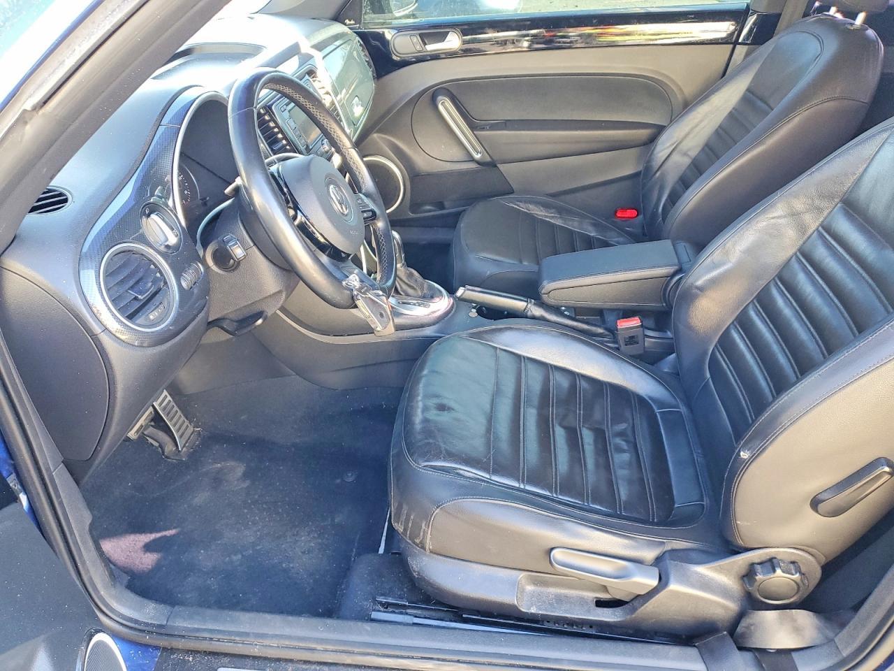 2012 Volkswagen Beetle Turbo - Фото 7