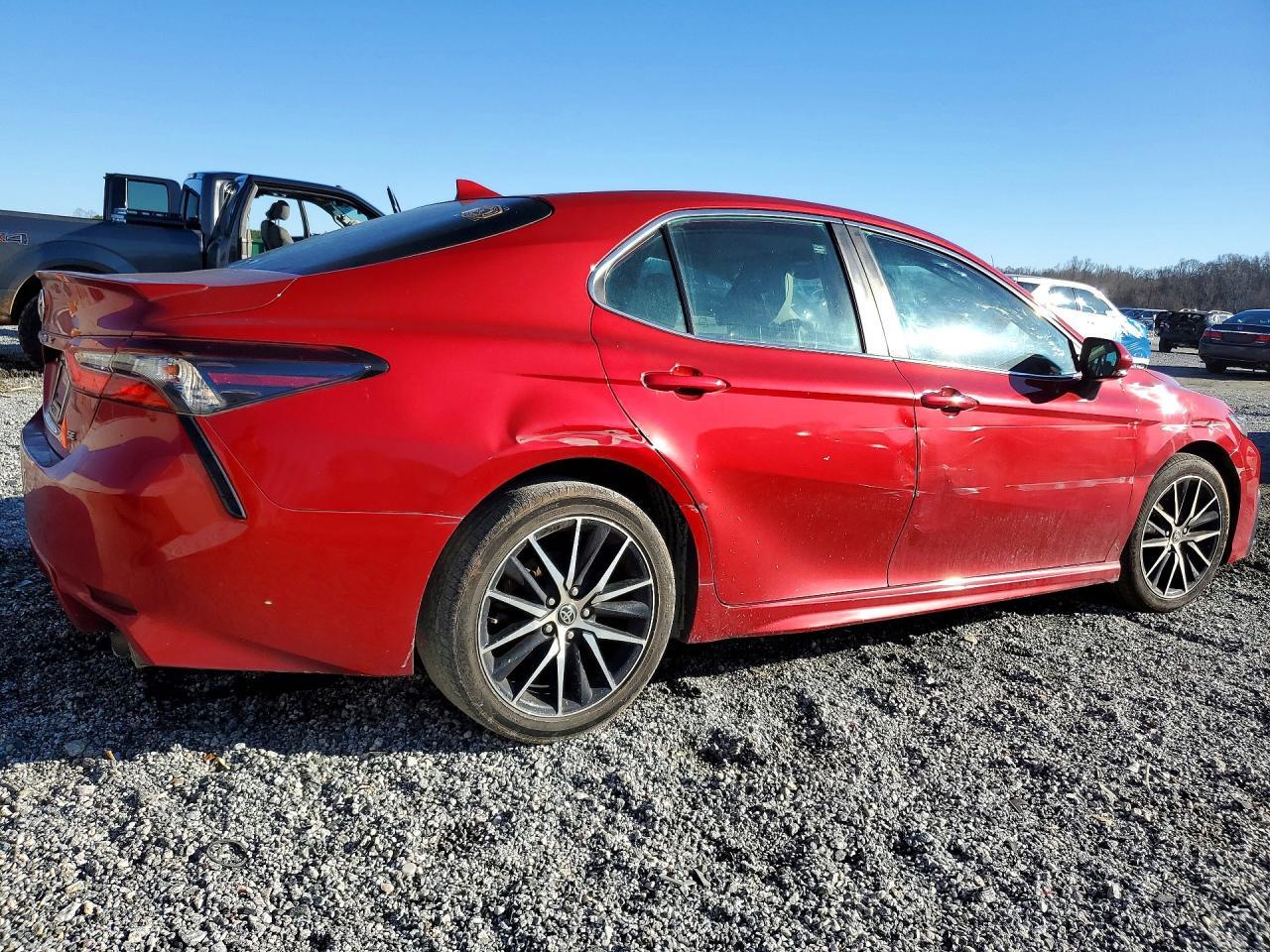2021 Toyota Camry Se - Фото 3