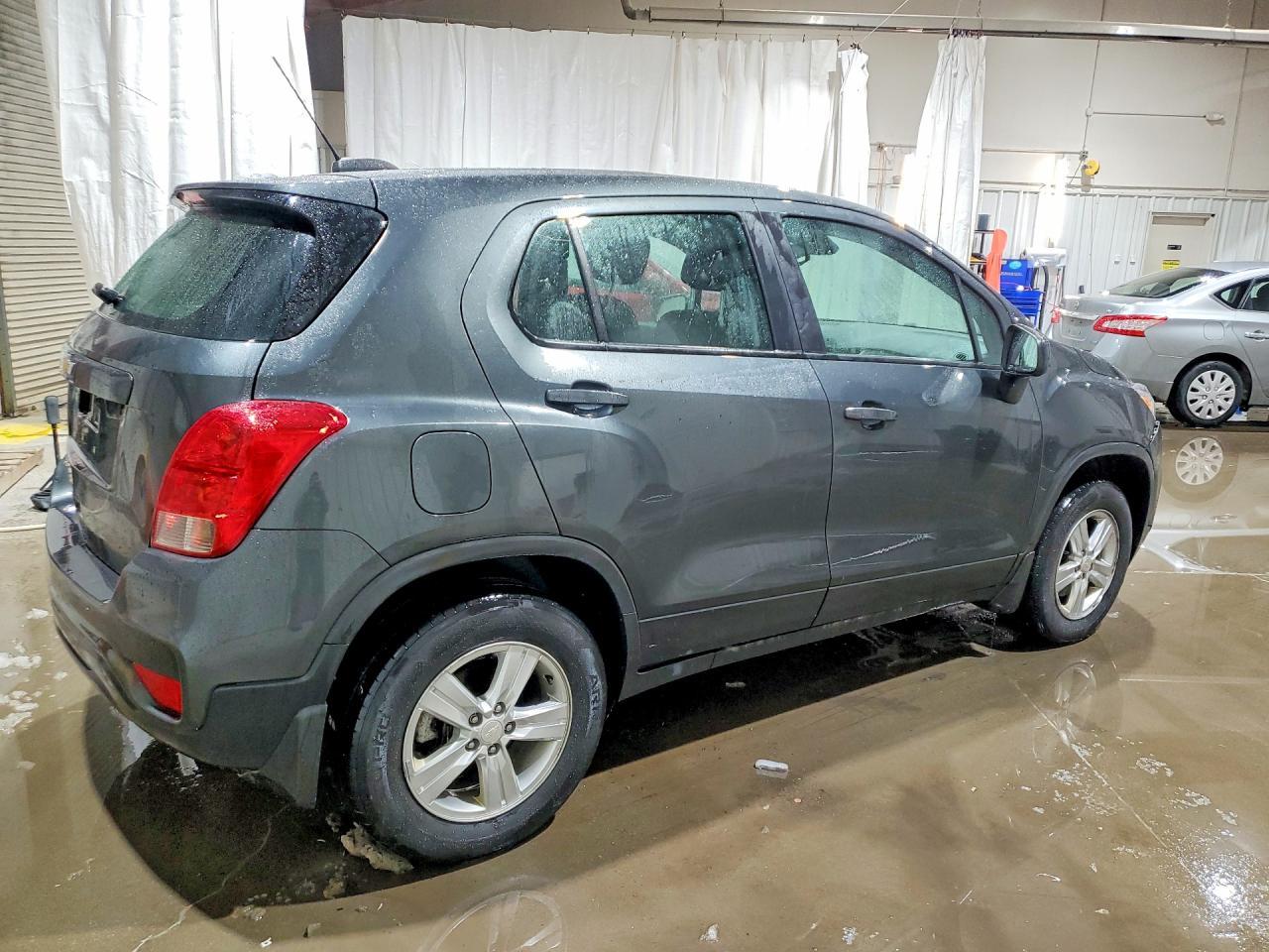 2020 Chevrolet Trax Ls - Image 3