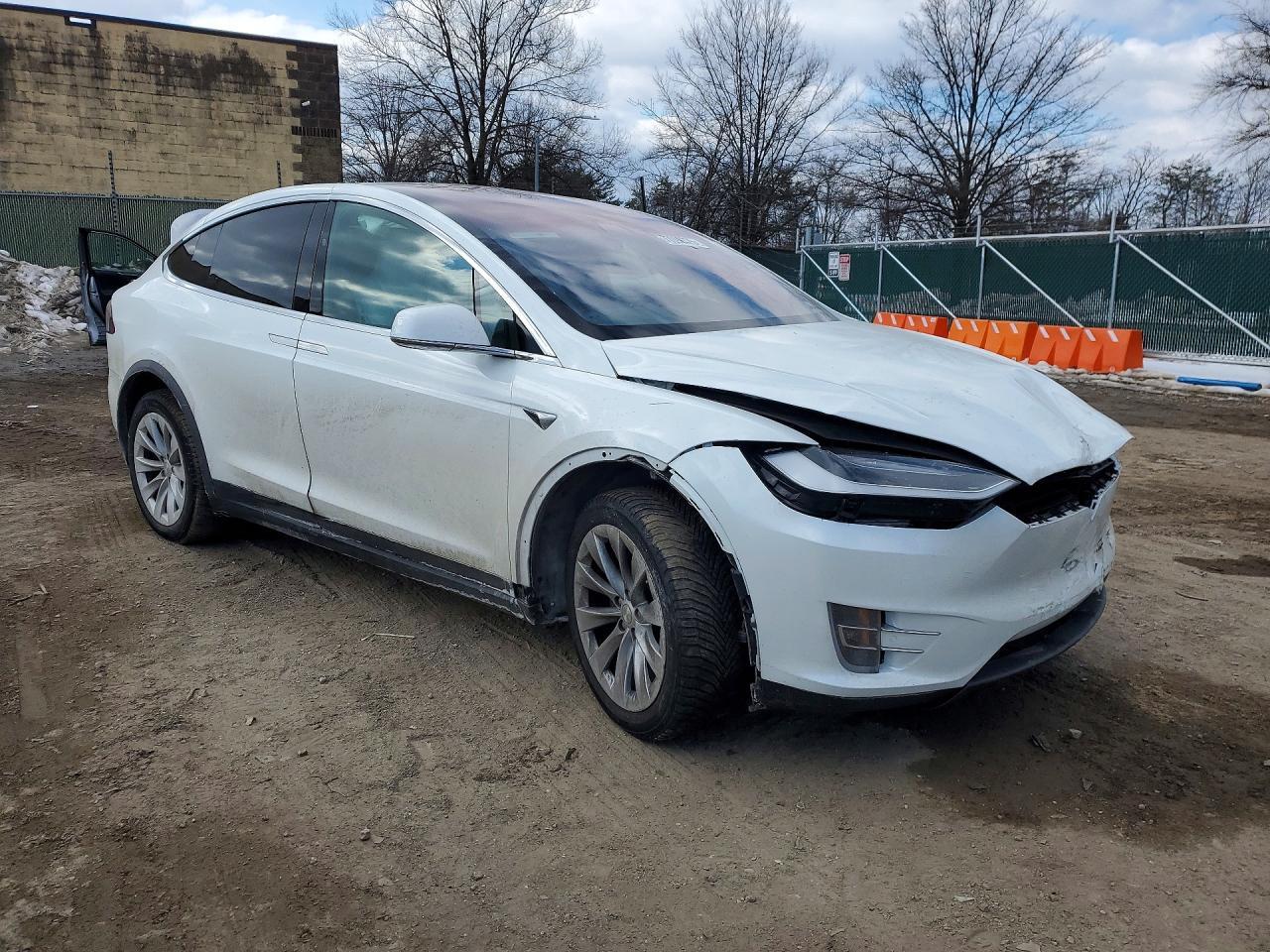 2019 Tesla Model X - Фото 4