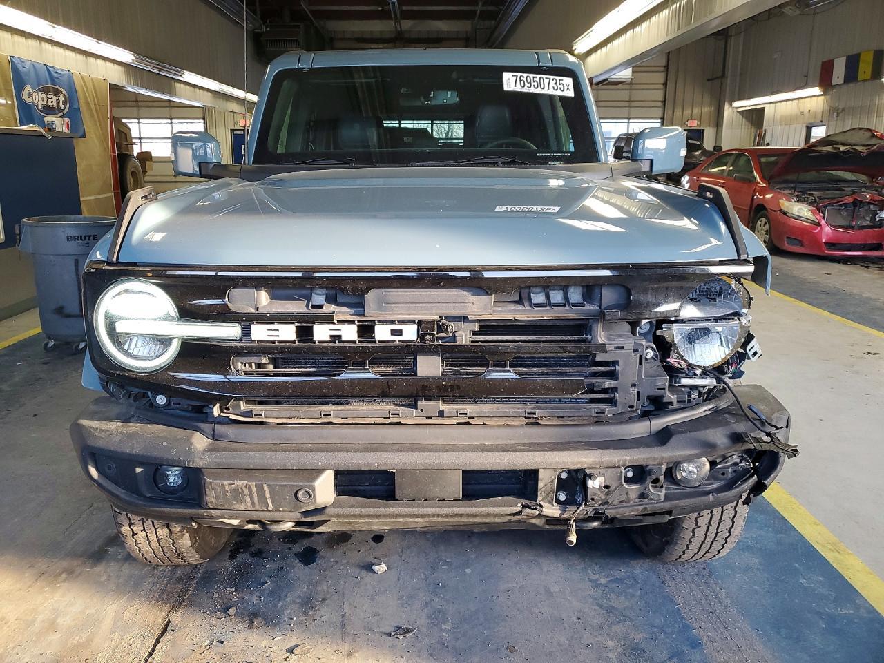 2022 Ford Bronco Base - Image 5