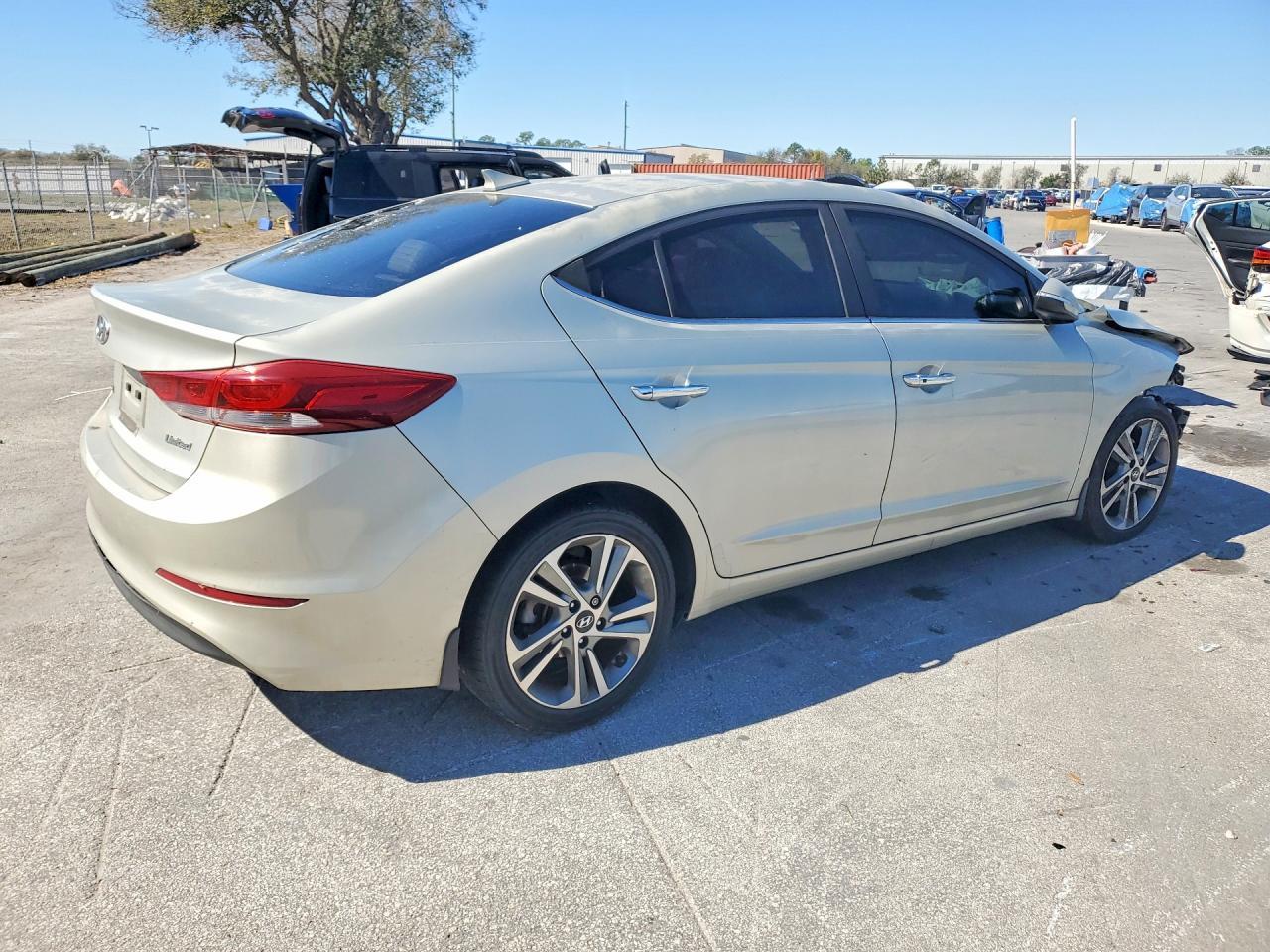 2017 Hyundai Elantra Limited - Фото 3