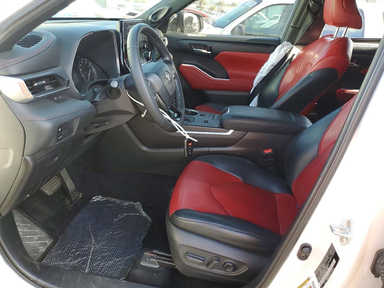 2021 Toyota Highlander - Image 7
