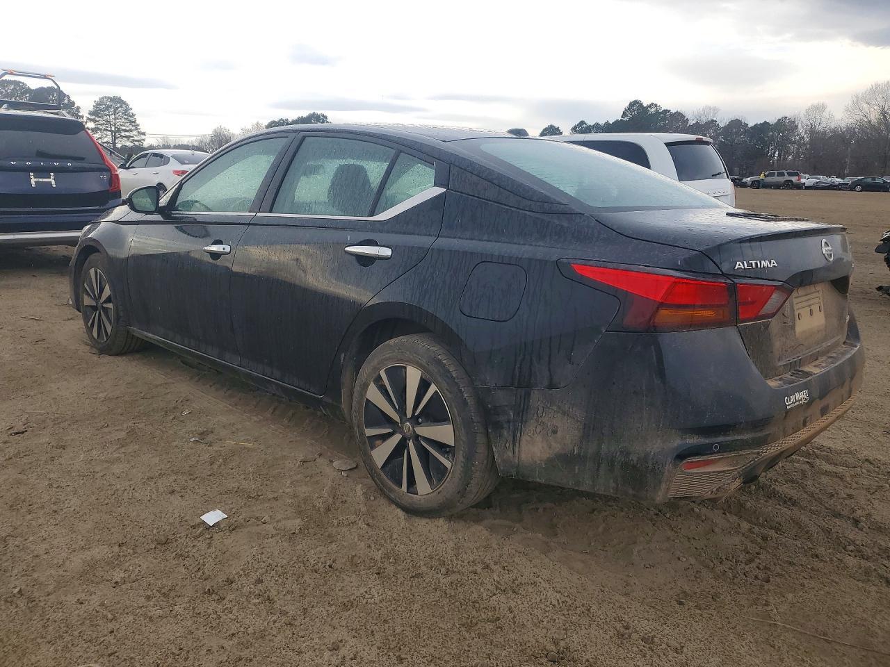2022 Nissan Altima Sv - Image 2