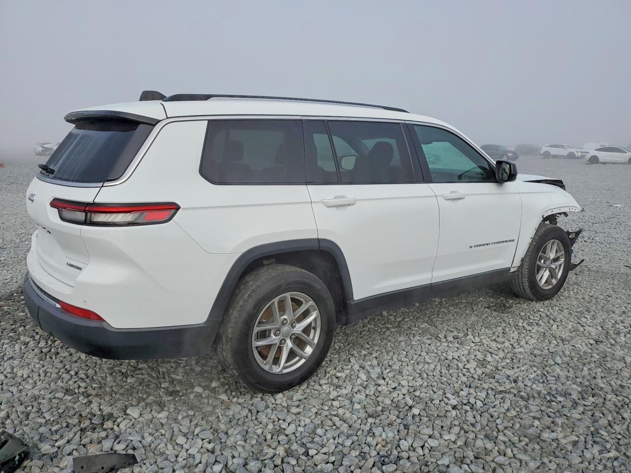 2021 Jeep Grand Cherokee L Laredo - Image 3