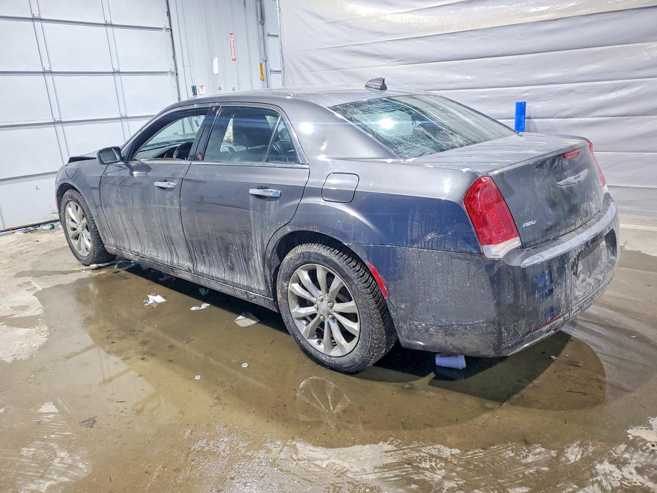 2017 Chrysler 300C - Image 2