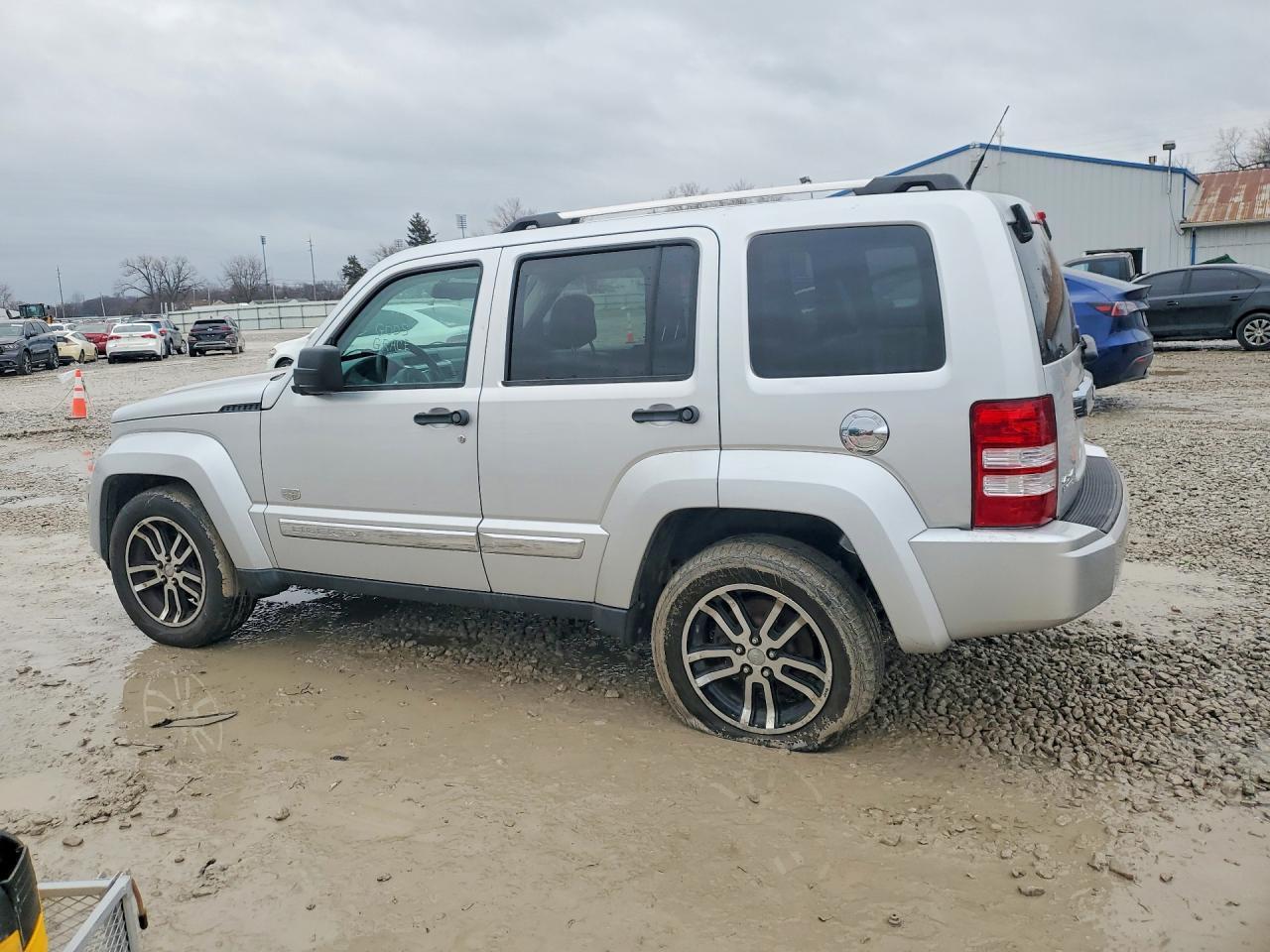 2011 Jeep Liberty Limited - Фото 2