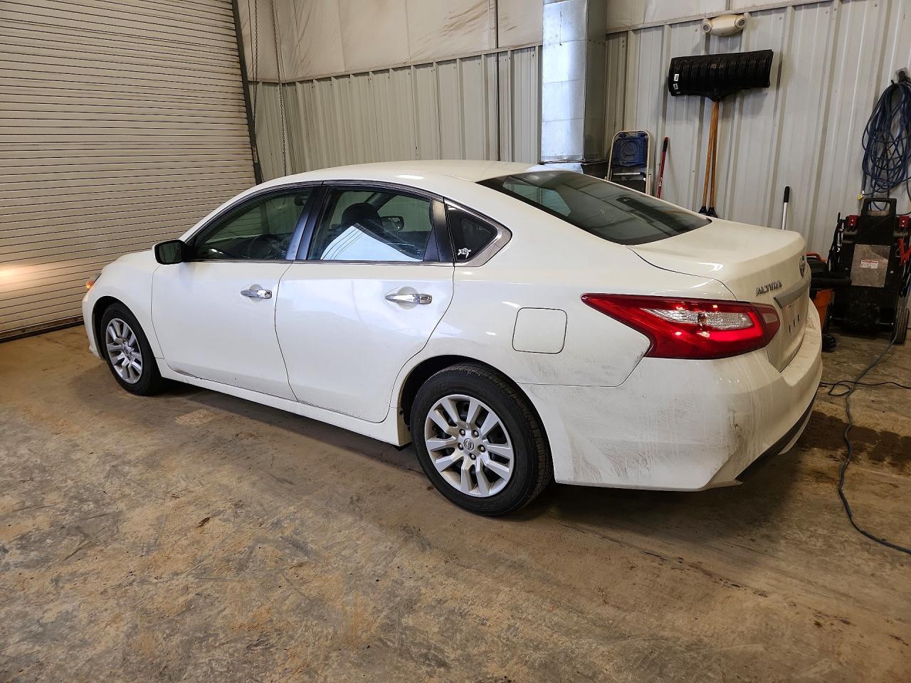 2017 Nissan Altima 2.5 - Image 2
