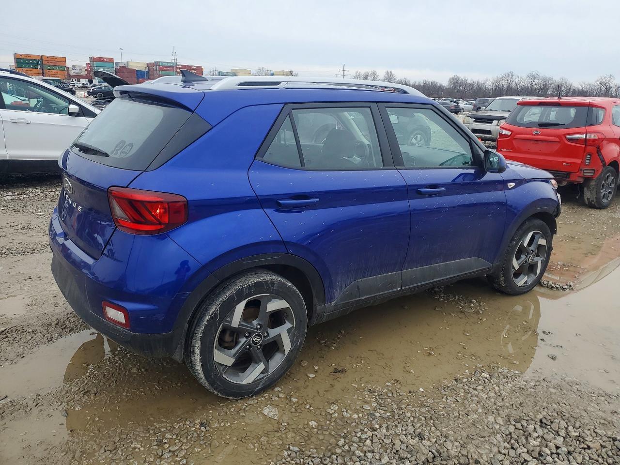 2022 Hyundai Venue - Image 3