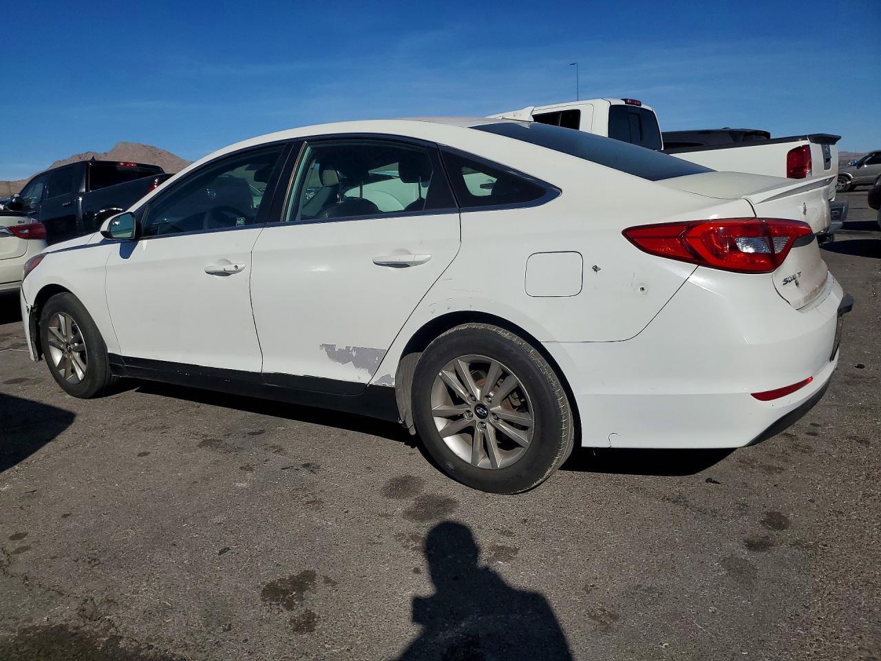 2016 Hyundai Sonata Se - Image 2