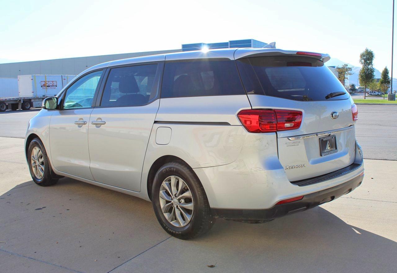 2020 Kia Sedona Lx - Image 4