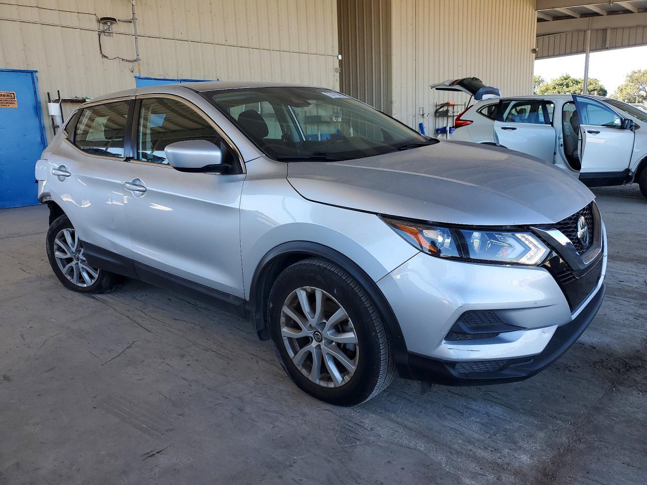 2020 Nissan Rogue Sport S - Фото 4