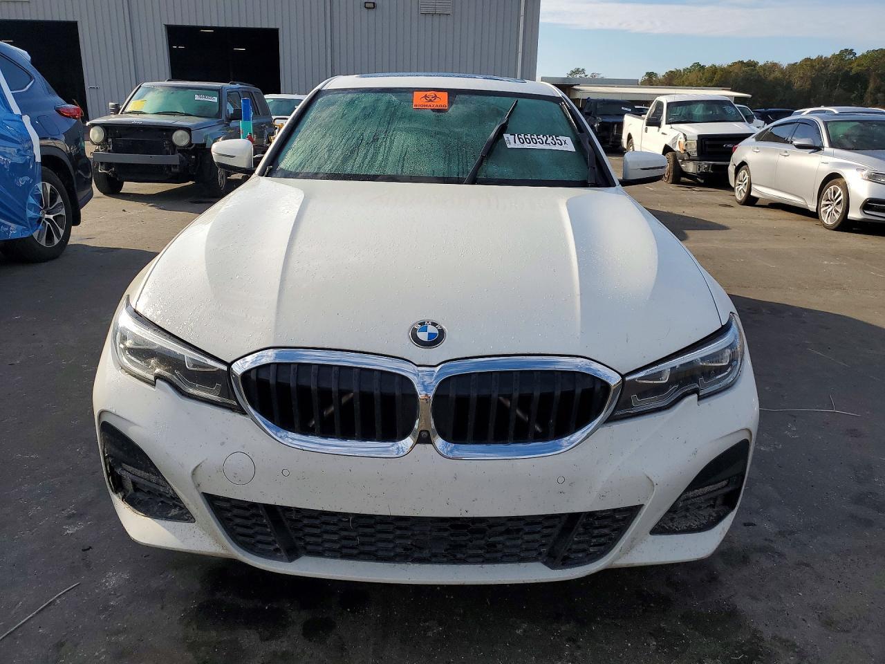 2021 BMW 330I - Фото 5