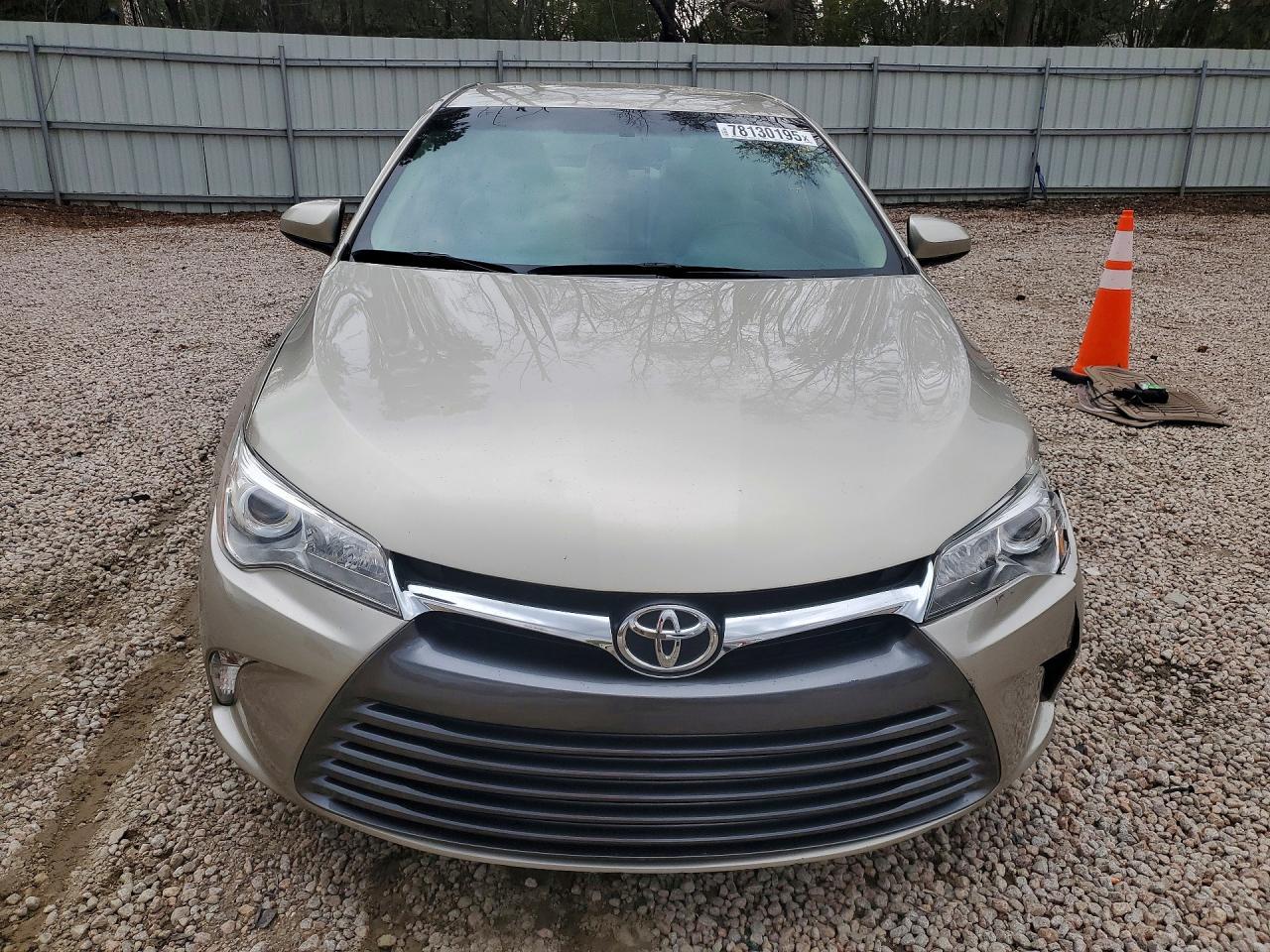2015 Toyota Camry Le - Фото 5