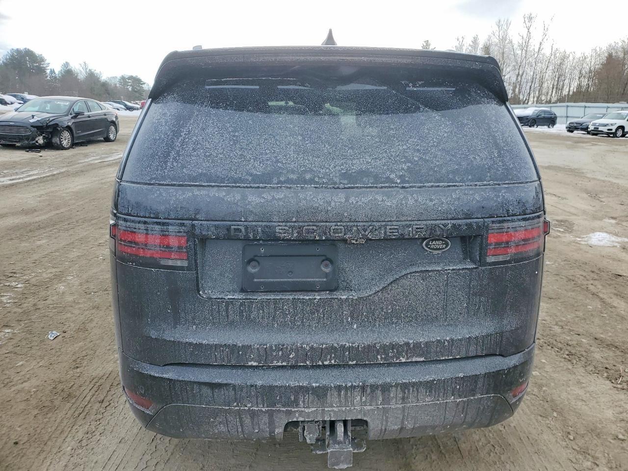 2022 Land Rover Discovery S R-Dynamic - Image 6