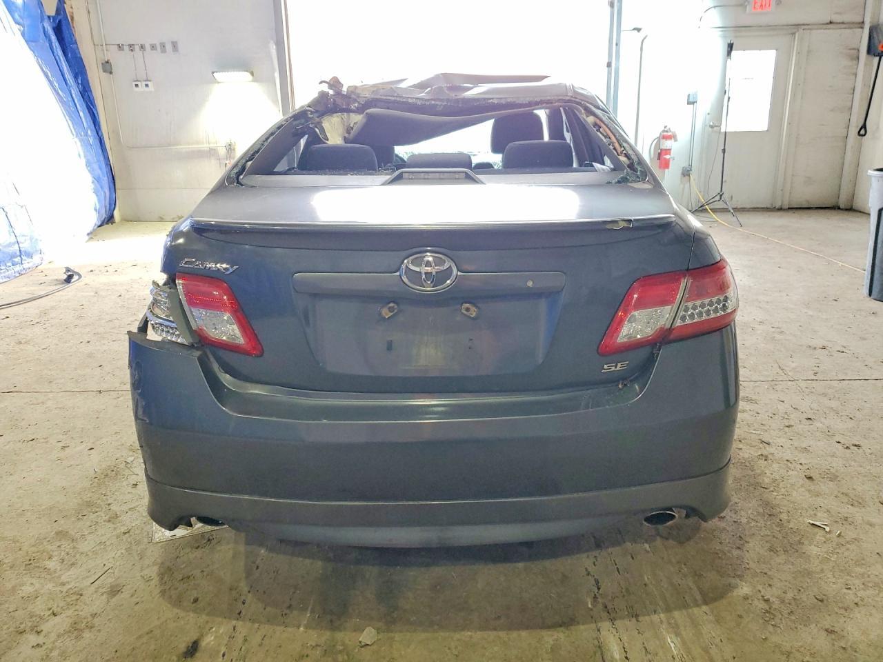 2011 Toyota Camry Base - Фото 6
