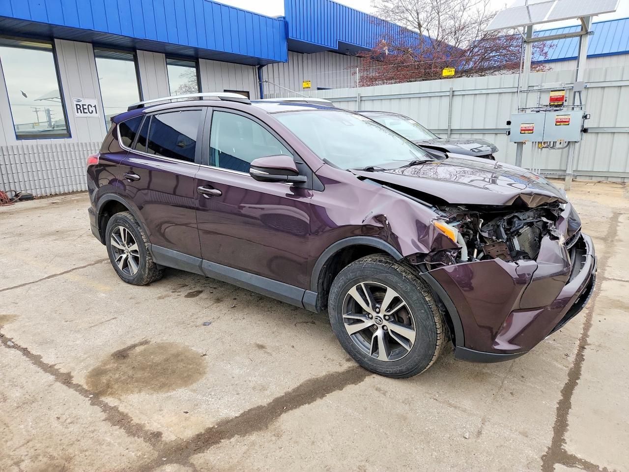 2017 Toyota Rav4 Xle - Image 4