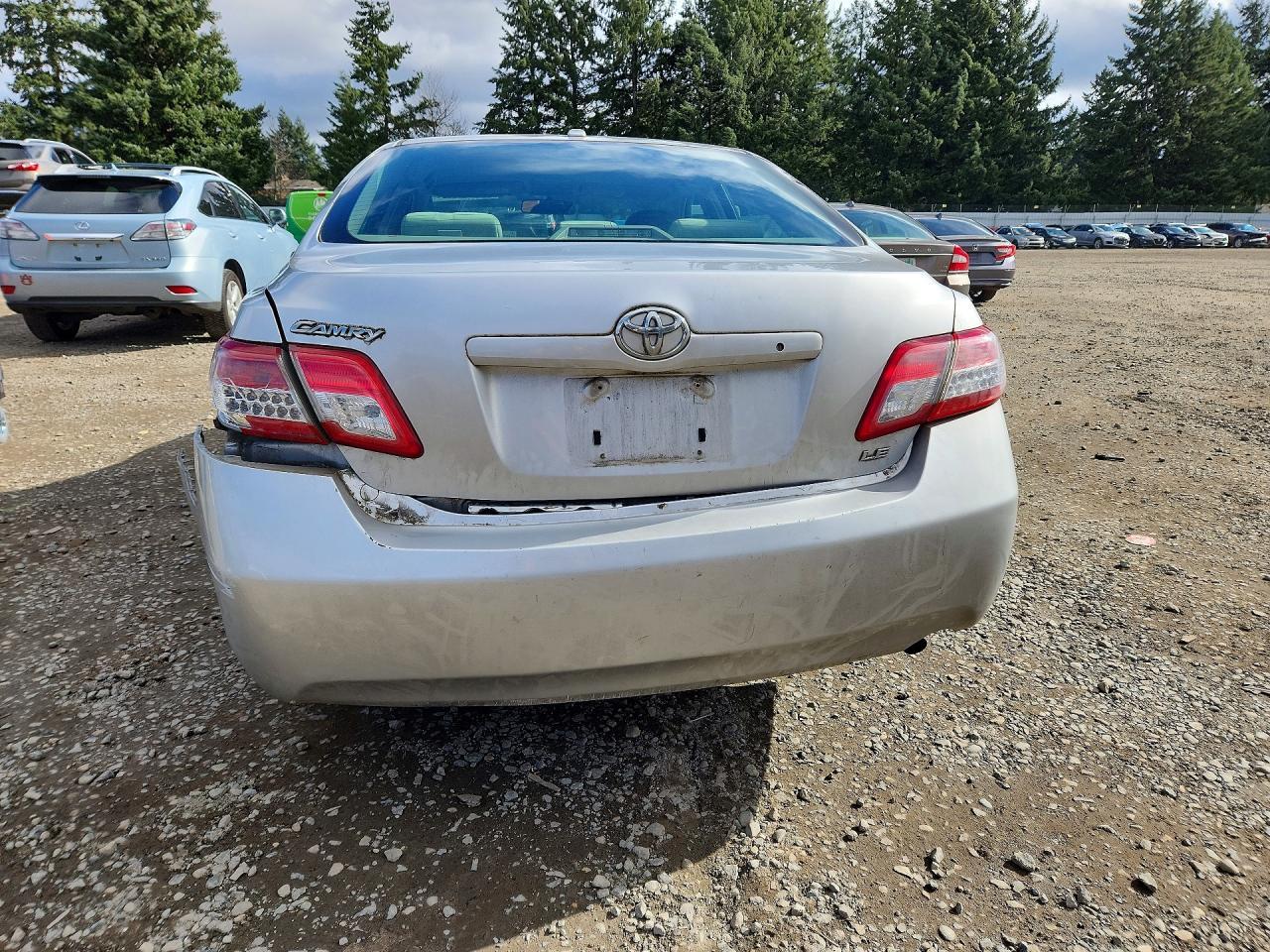 2011 Toyota Camry Base - Фото 6