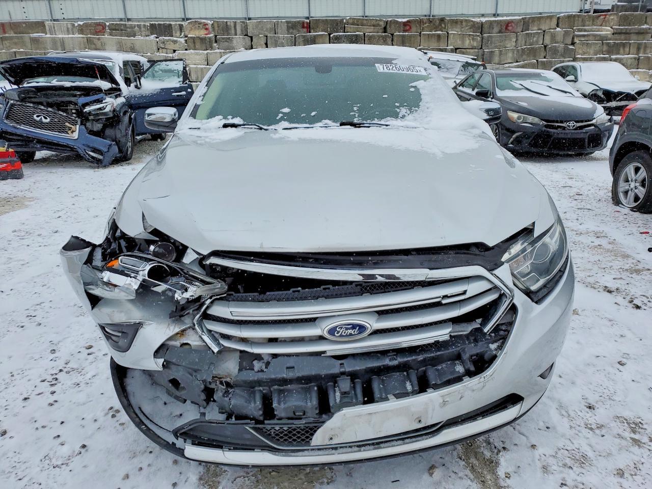 2015 Ford Taurus Limited - Image 5