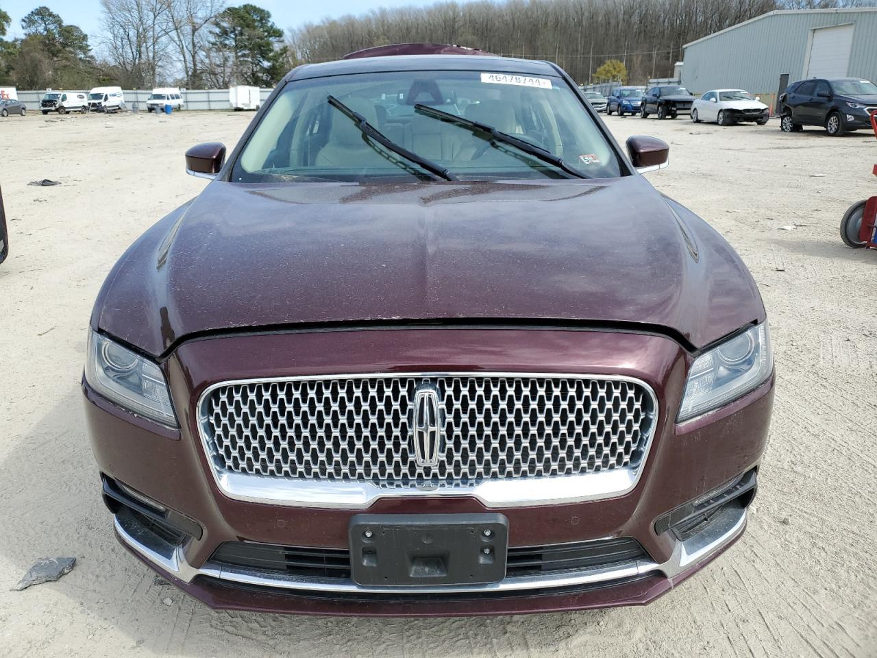 2018 Lincoln Continental Select - Фото 5