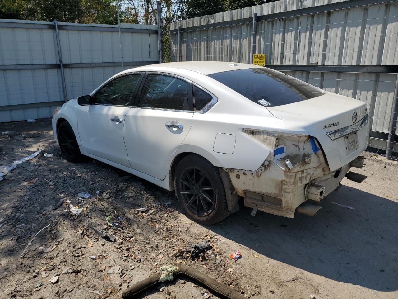 2015 Nissan Altima 2.5 - Фото 2