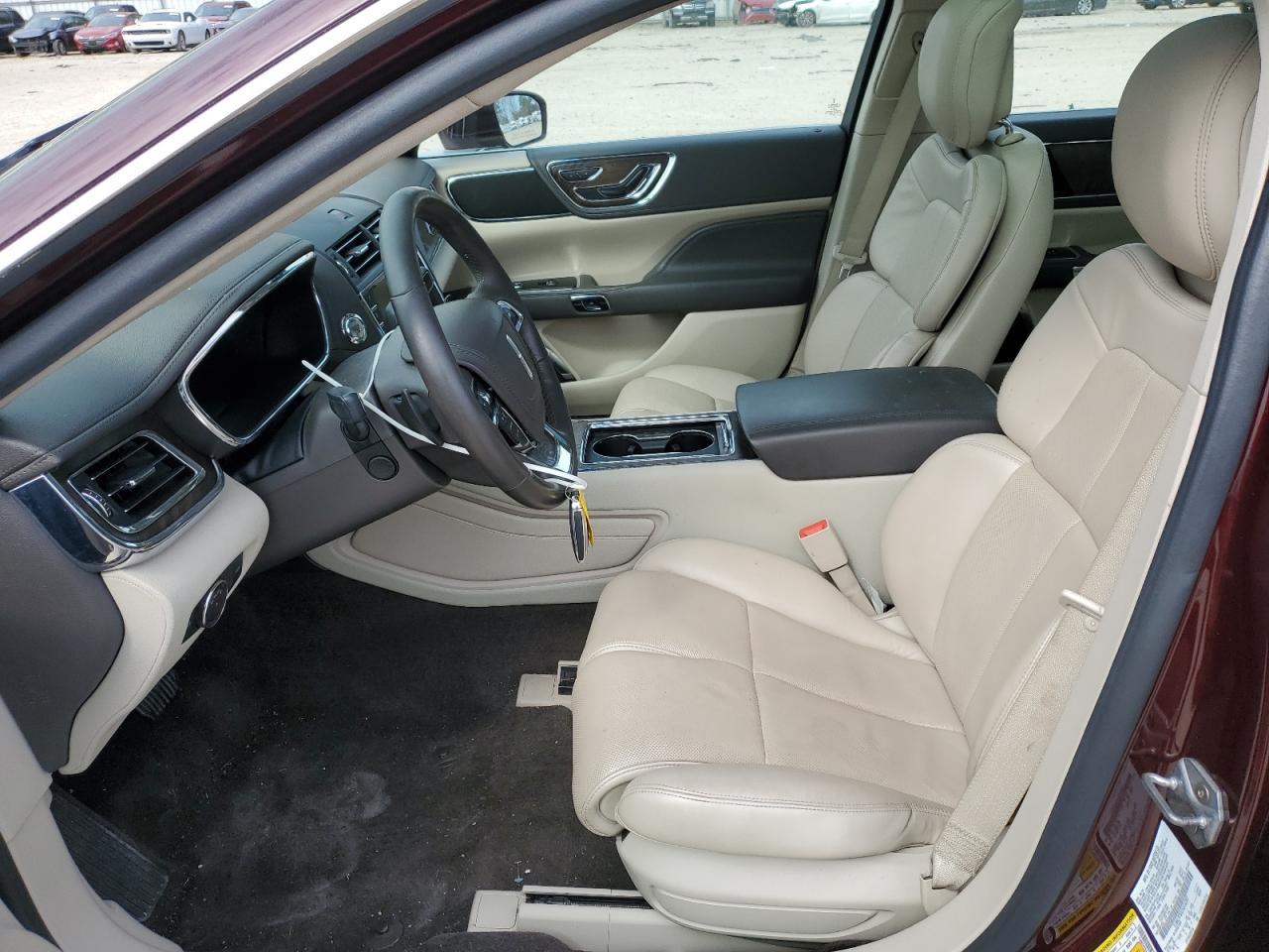 2018 Lincoln Continental Select - Фото 7