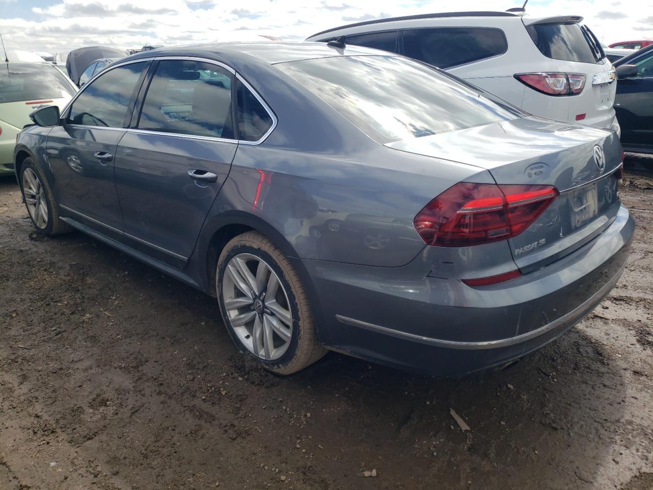 2017 Volkswagen Passat Se - Фото 2