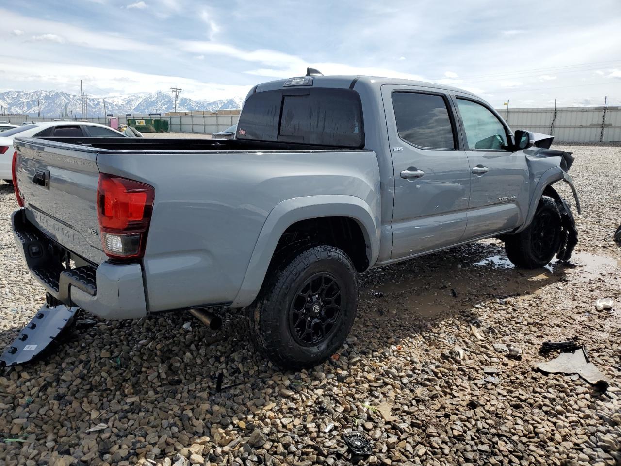 2020 Toyota Tacoma Double Cab - Image 3