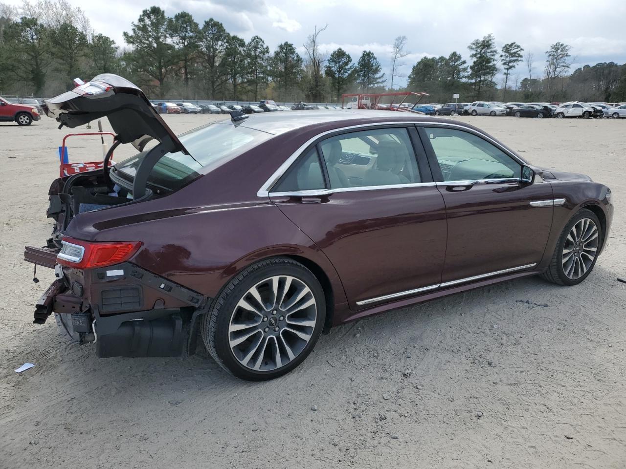 2018 Lincoln Continental Select - Фото 3